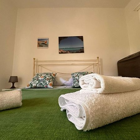 A Due Passi Dal Centro Apartman Favignana Kültér fotó