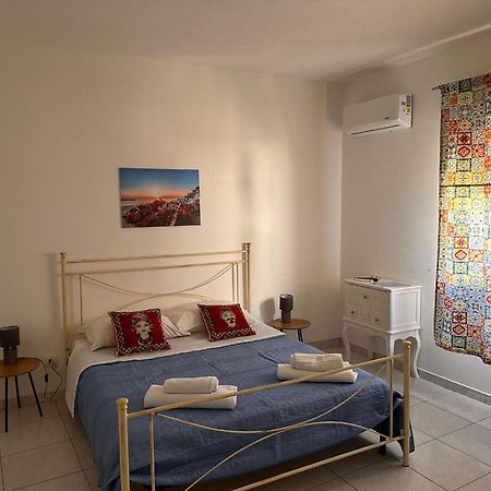 A Due Passi Dal Centro Apartman Favignana Kültér fotó