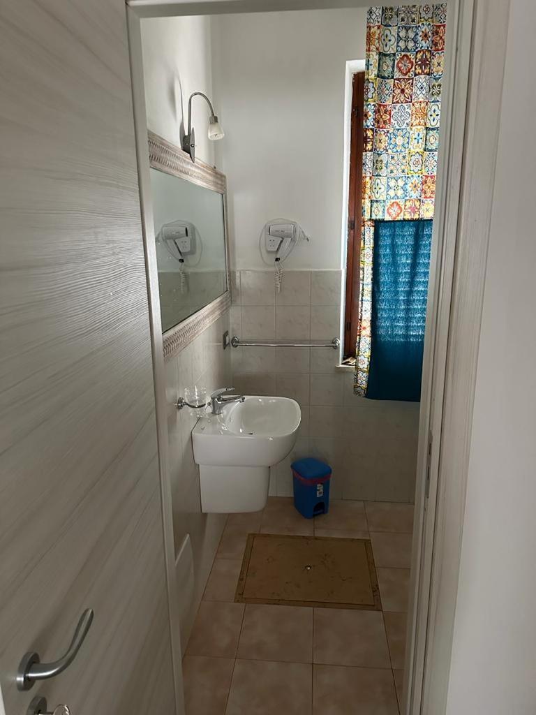 A Due Passi Dal Centro Apartman Favignana Kültér fotó